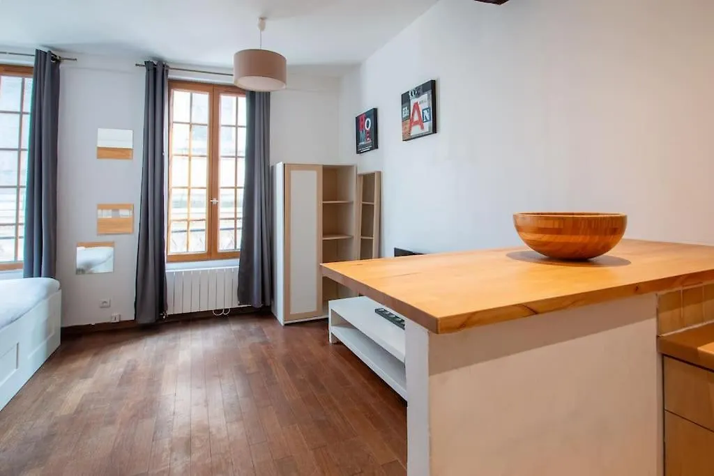 アパート Spacieux Dans Le Beau Quartier Du Marais パリ
